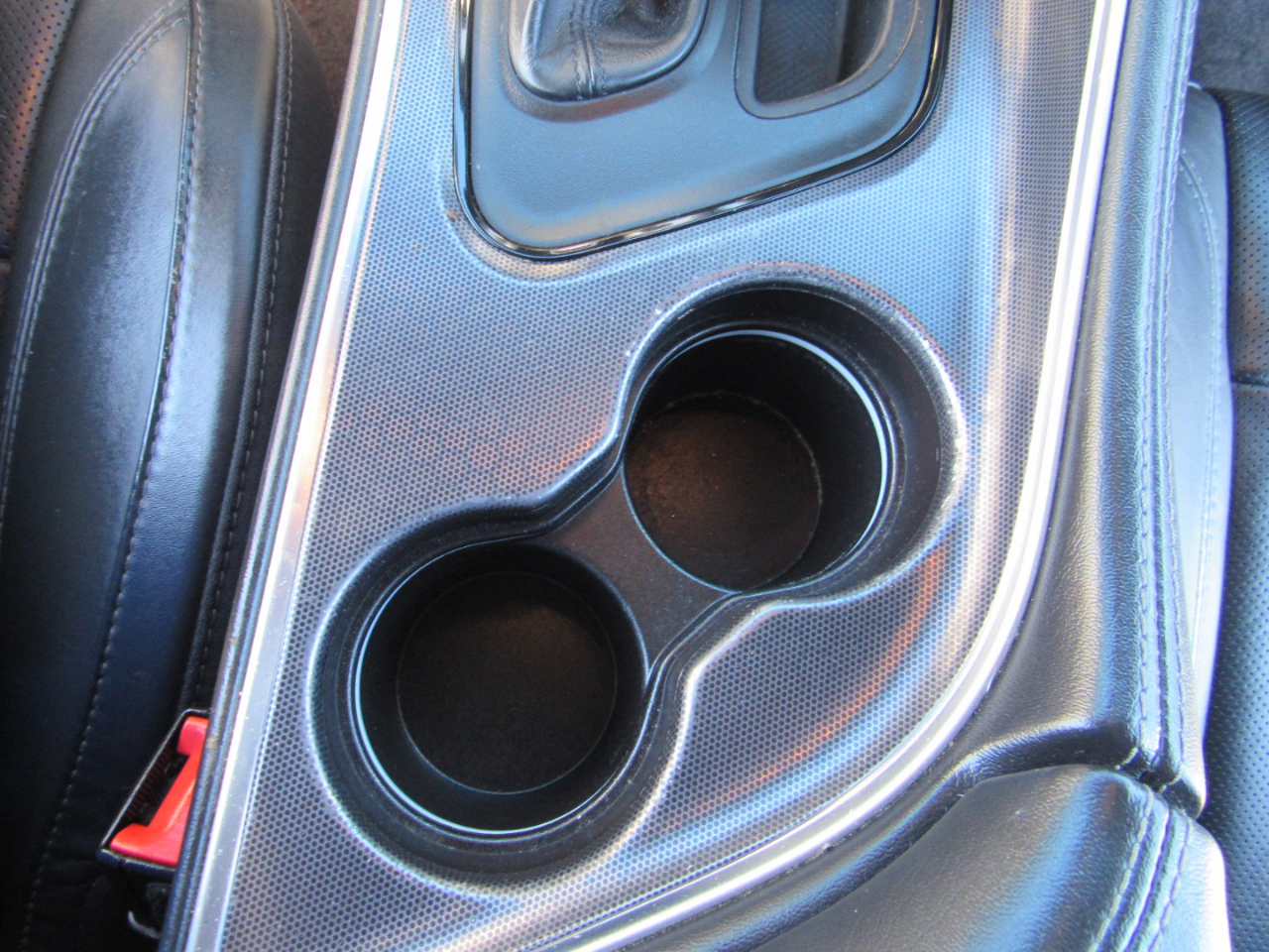 Dodge Challenger 2dr Cpe SXT Plus 2016