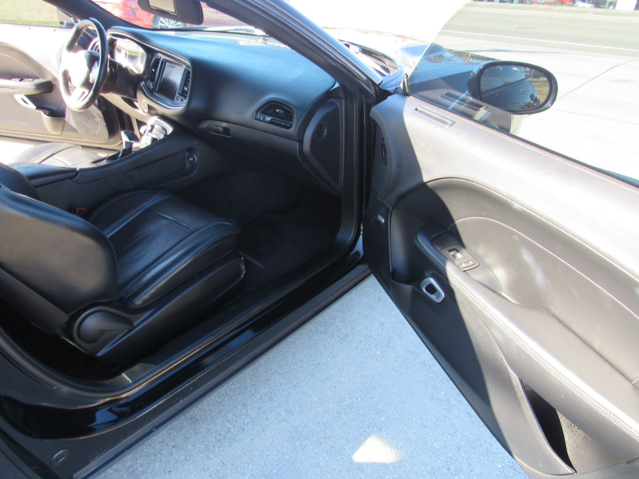 Dodge Challenger 2dr Cpe SXT Plus 2016