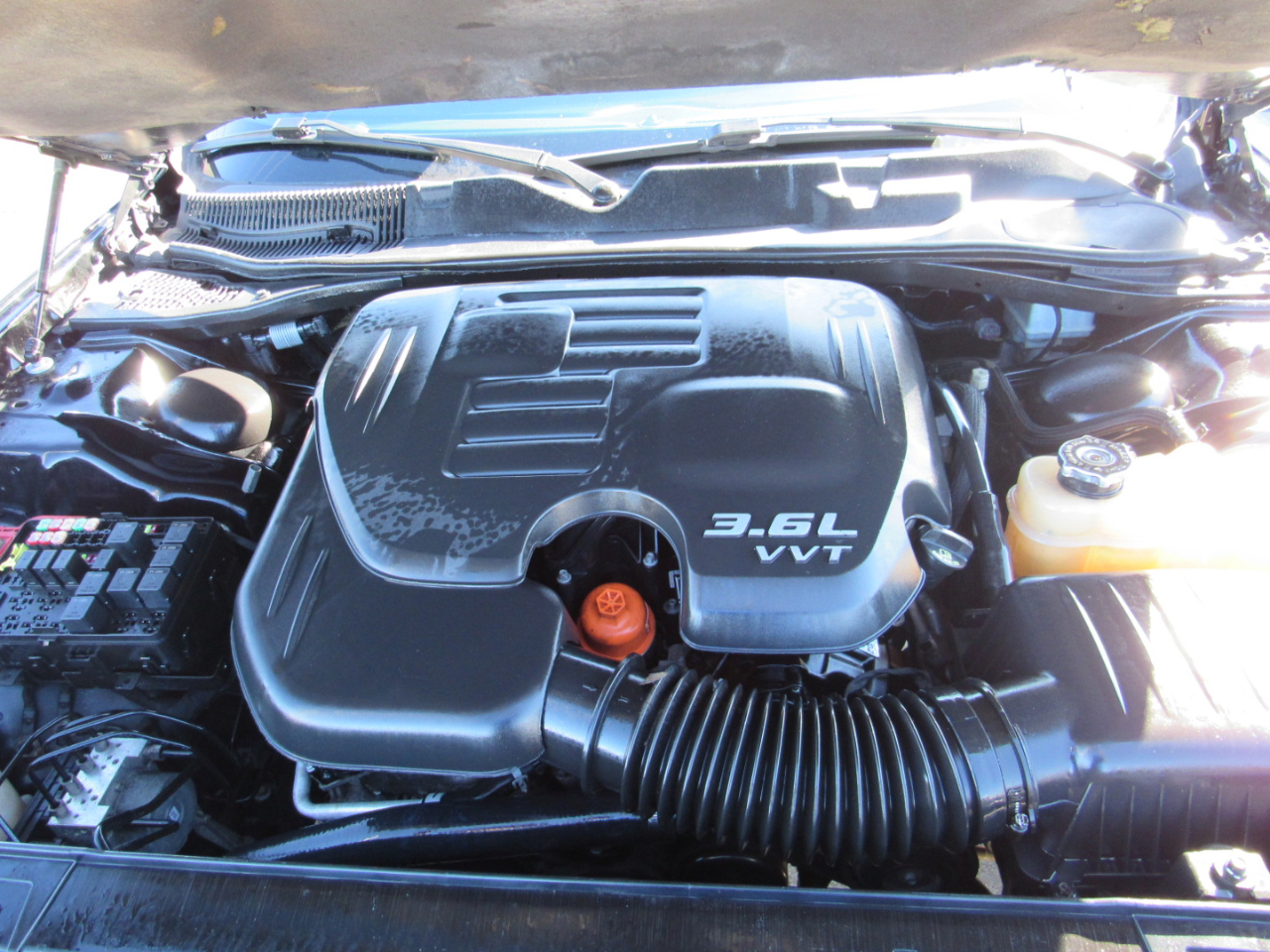 Dodge Challenger 2dr Cpe SXT Plus 2016