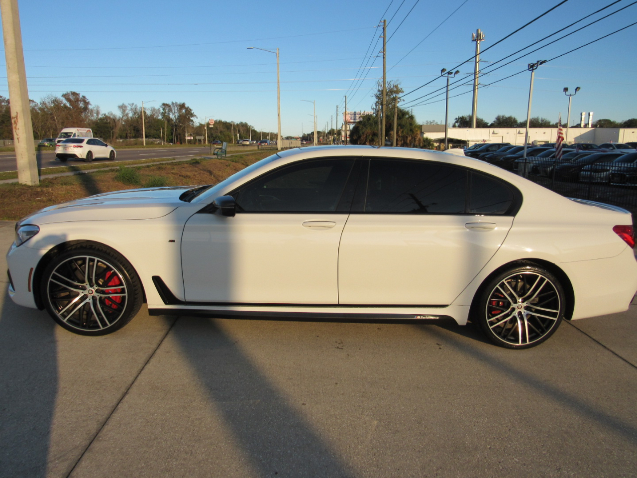 BMW 7 Series 4dr Sdn 750i xDrive AWD 2016