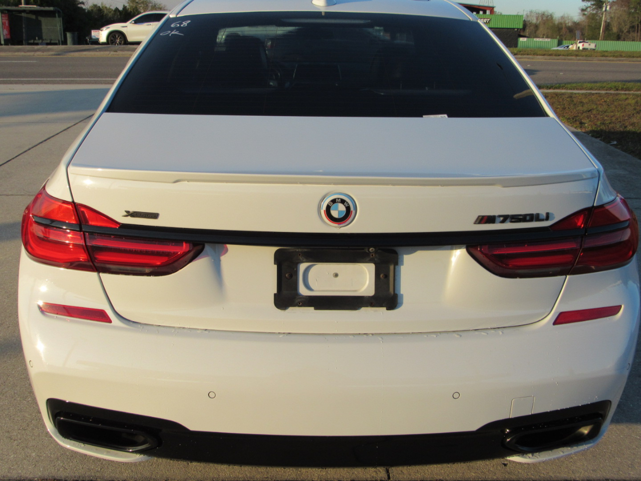 BMW 7 Series 4dr Sdn 750i xDrive AWD 2016