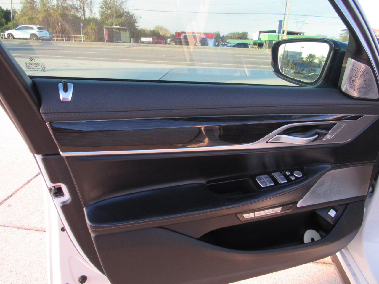 BMW 7 Series 4dr Sdn 750i xDrive AWD 2016