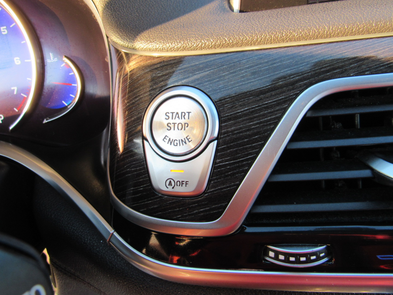 BMW 7 Series 4dr Sdn 750i xDrive AWD 2016