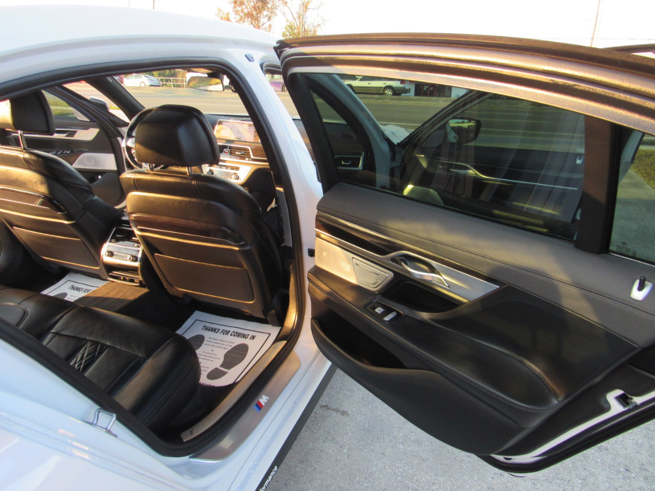 BMW 7 Series 4dr Sdn 750i xDrive AWD 2016