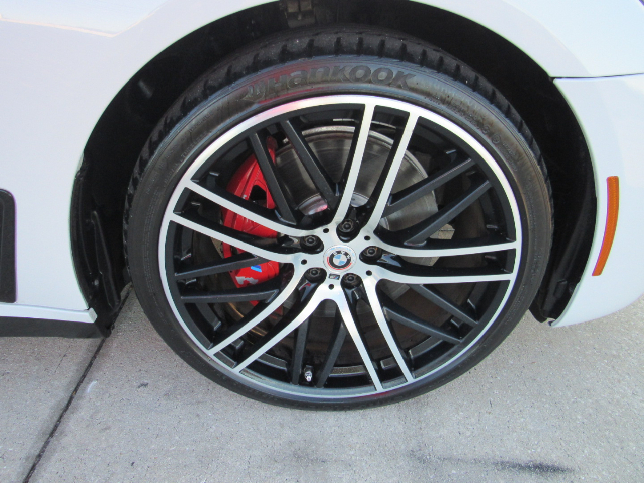 BMW 7 Series 4dr Sdn 750i xDrive AWD 2016