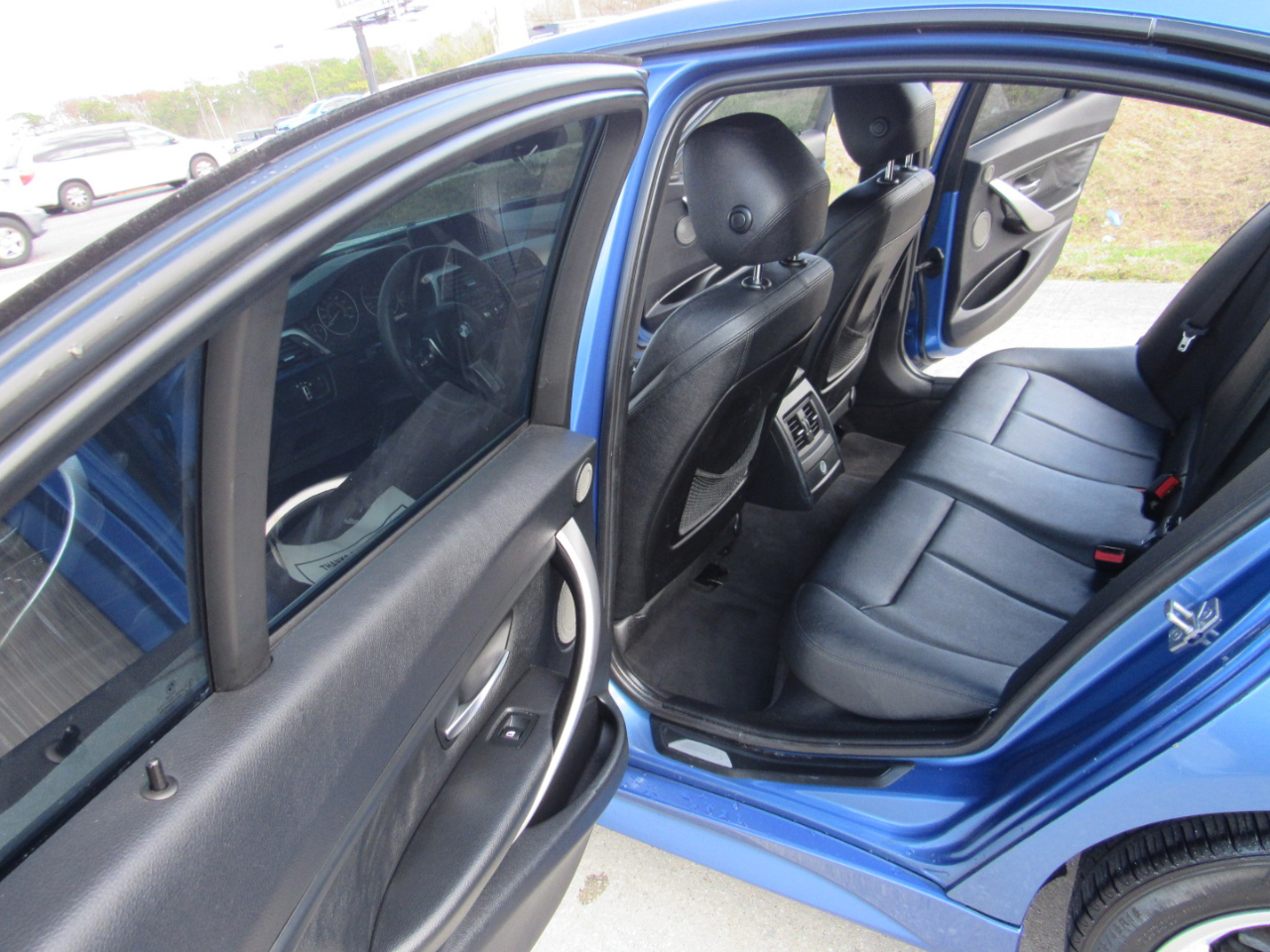 BMW 3 Series 4dr Sdn 328i RWD SULEV 2013