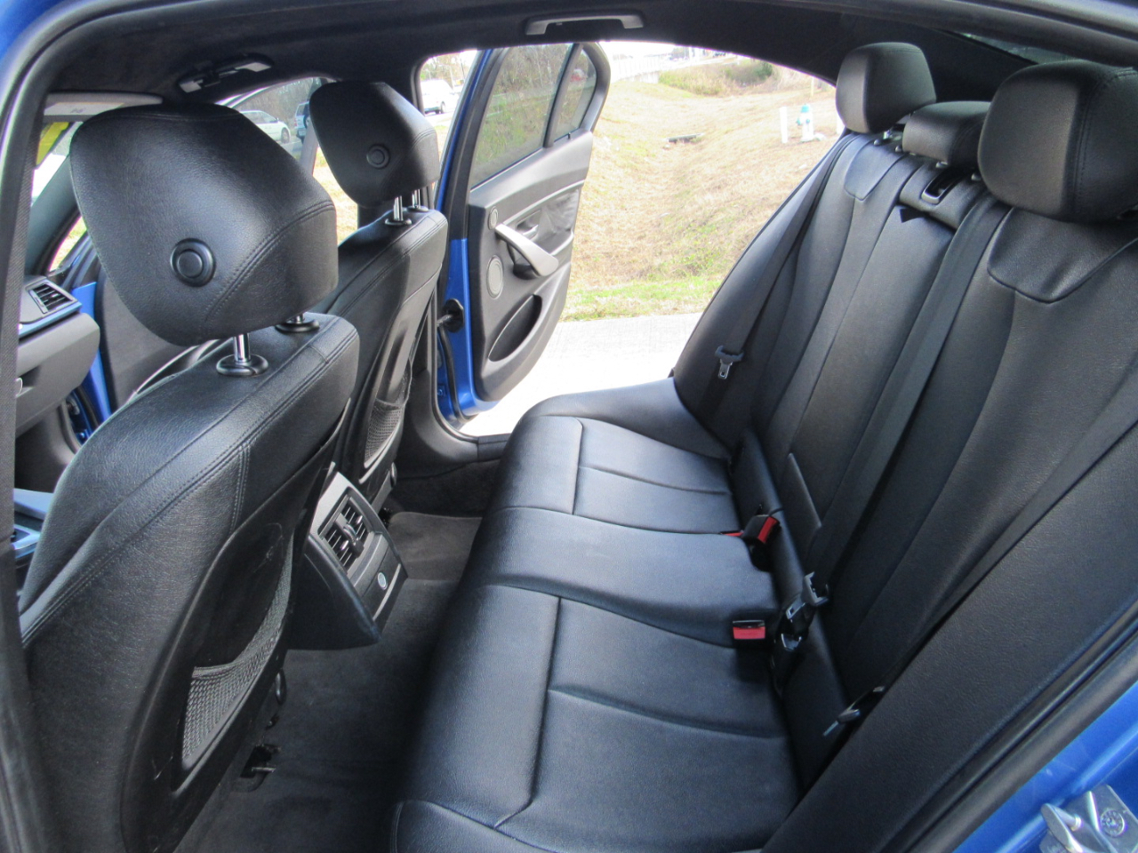 BMW 3 Series 4dr Sdn 328i RWD SULEV 2013