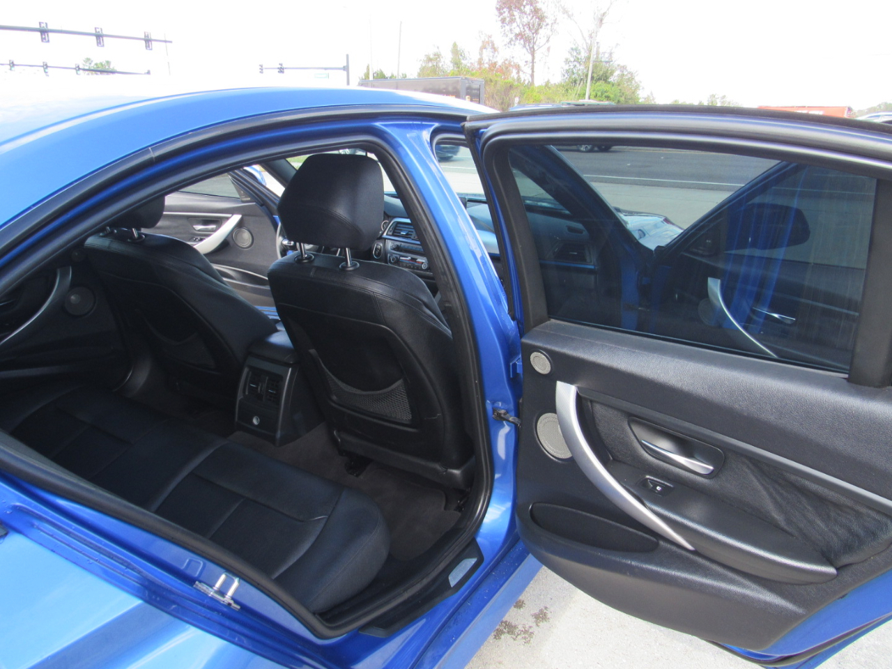 BMW 3 Series 4dr Sdn 328i RWD SULEV 2013