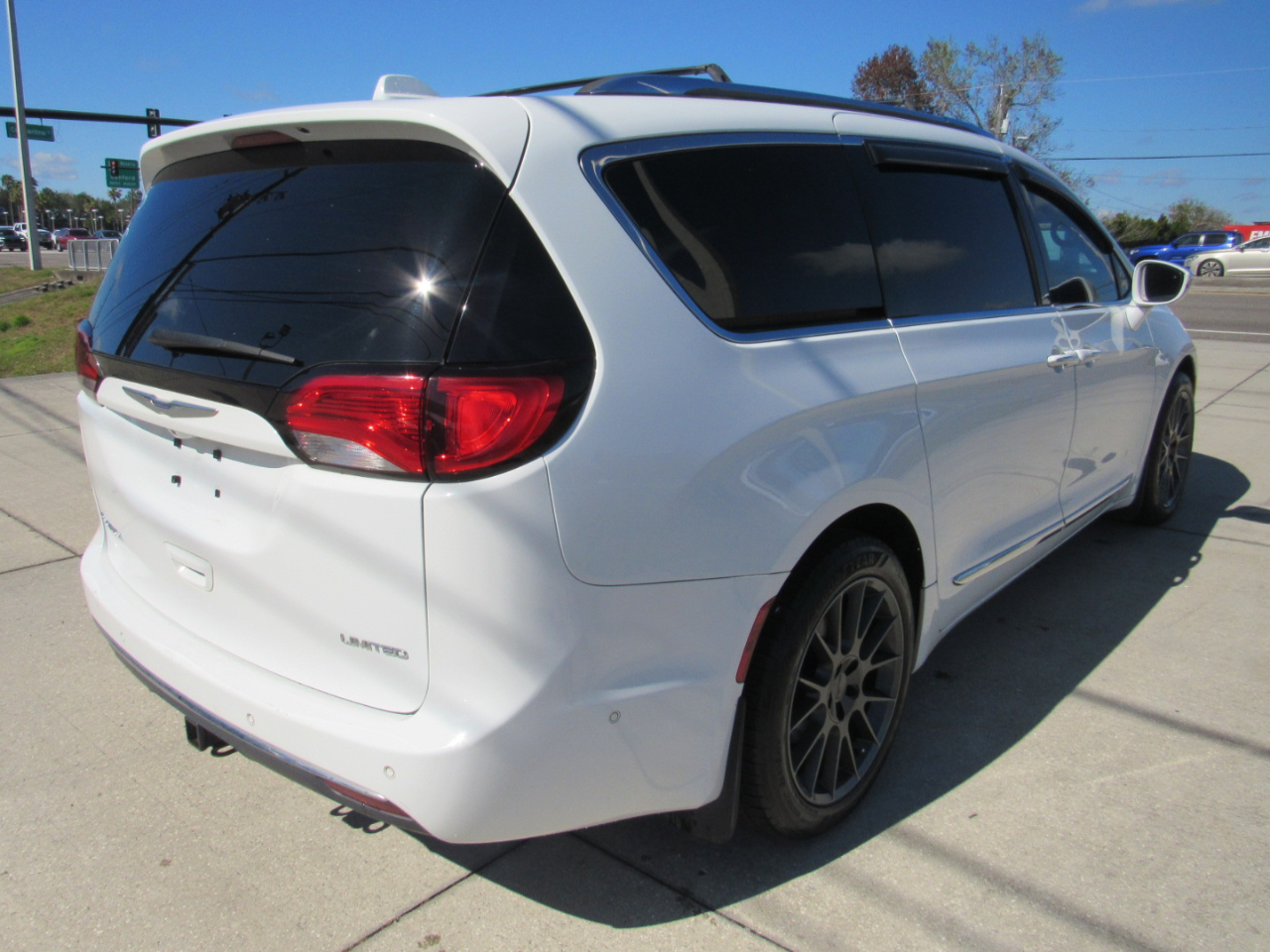 Chrysler Pacifica Limited FWD 2018