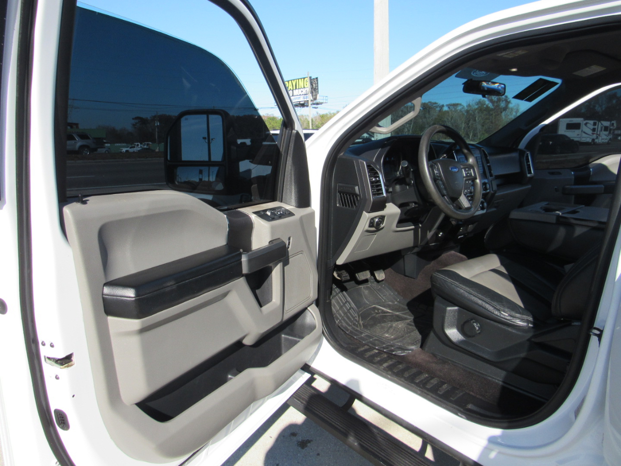 Ford F-150 2WD SuperCrew 150" XLT 2016