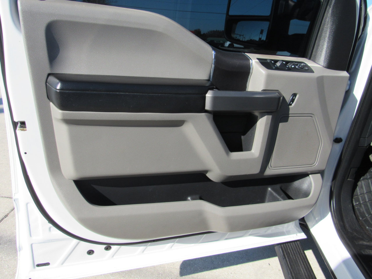 Ford F-150 2WD SuperCrew 150" XLT 2016