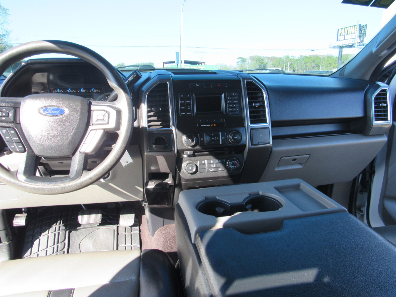 Ford F-150 2WD SuperCrew 150" XLT 2016