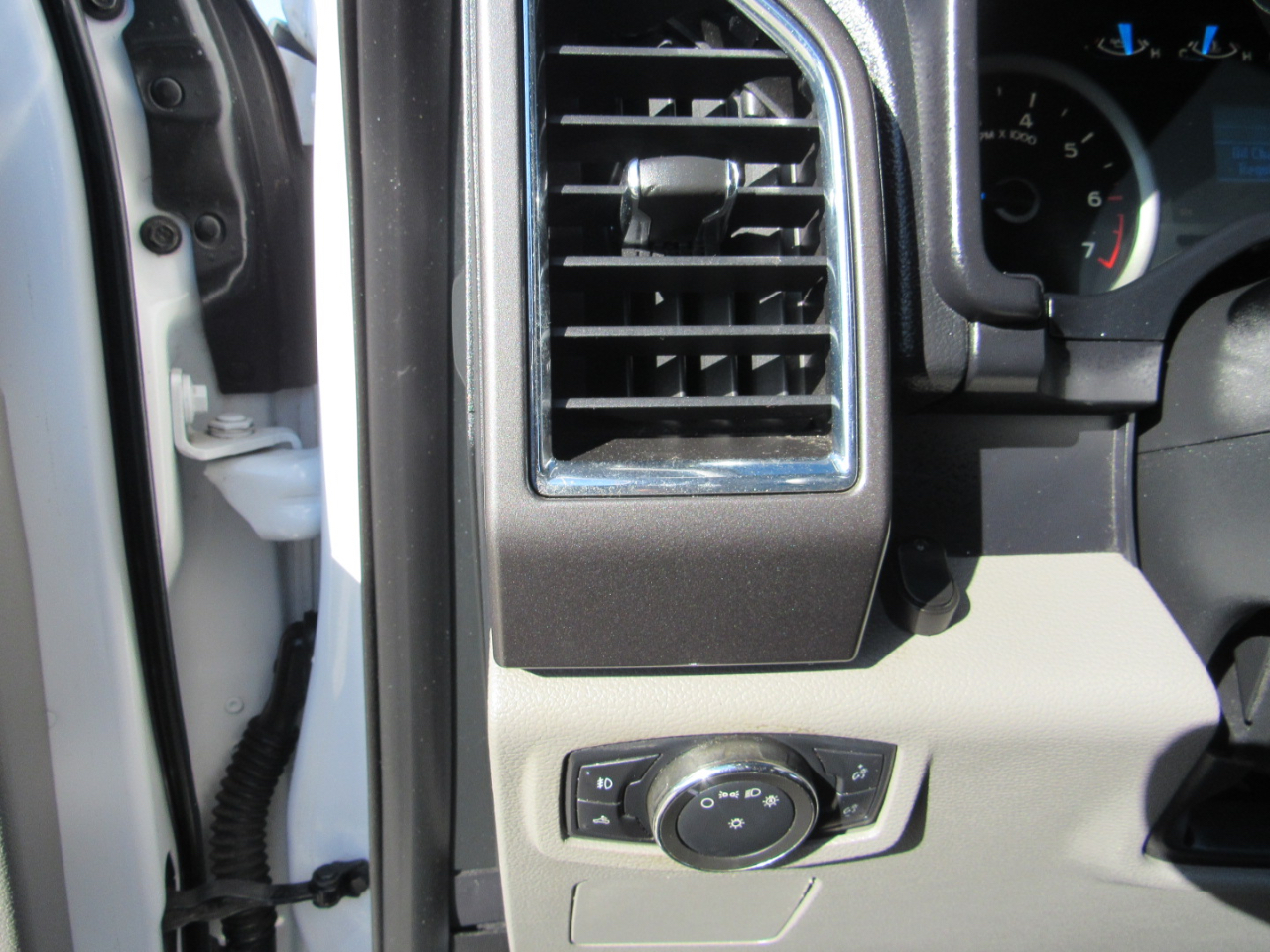 Ford F-150 2WD SuperCrew 150" XLT 2016