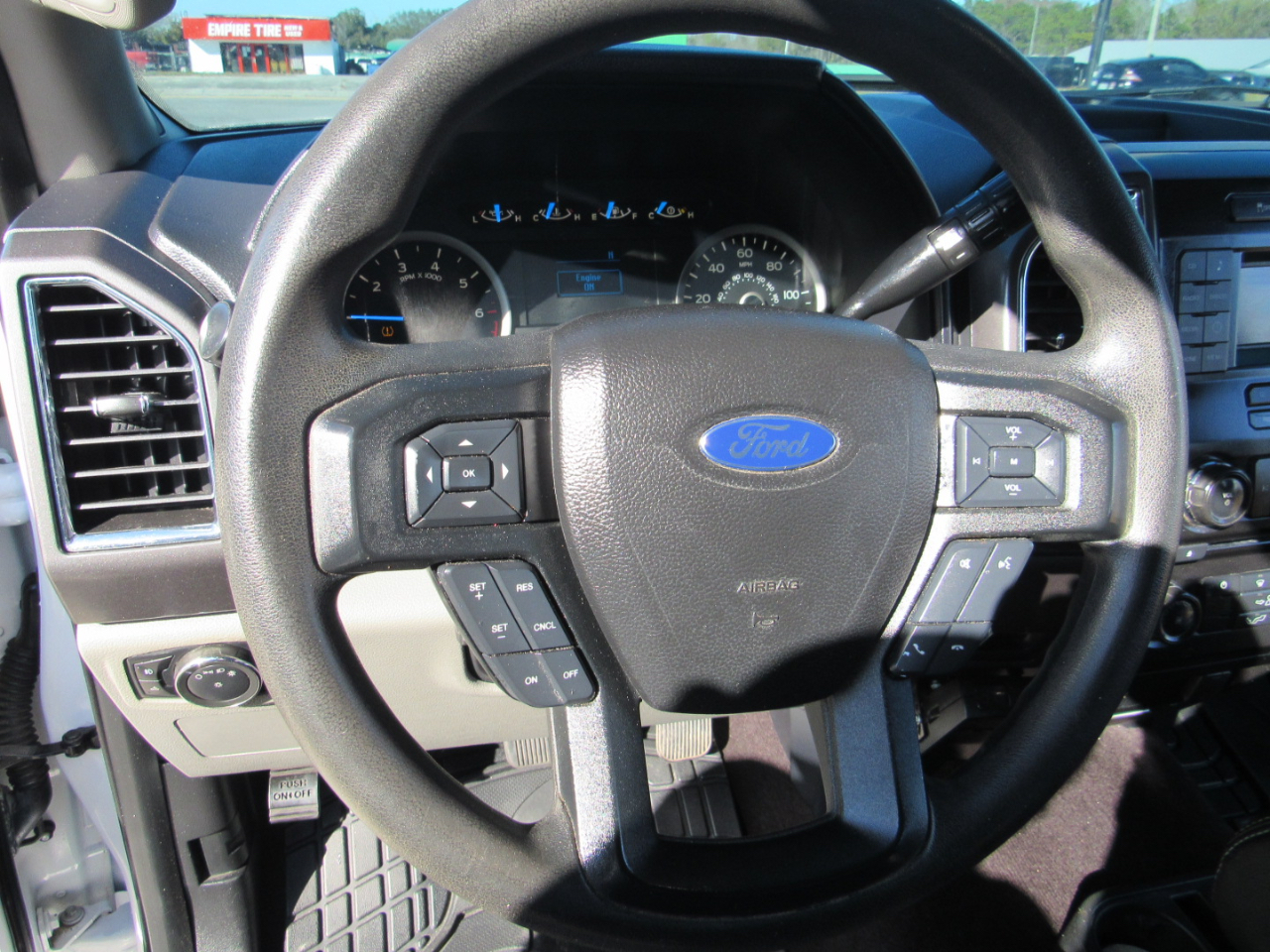 Ford F-150 2WD SuperCrew 150" XLT 2016