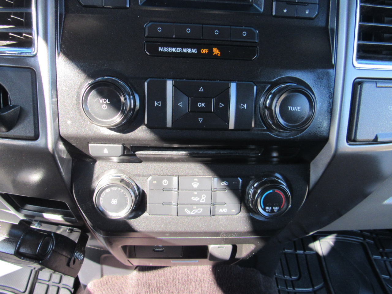 Ford F-150 2WD SuperCrew 150" XLT 2016