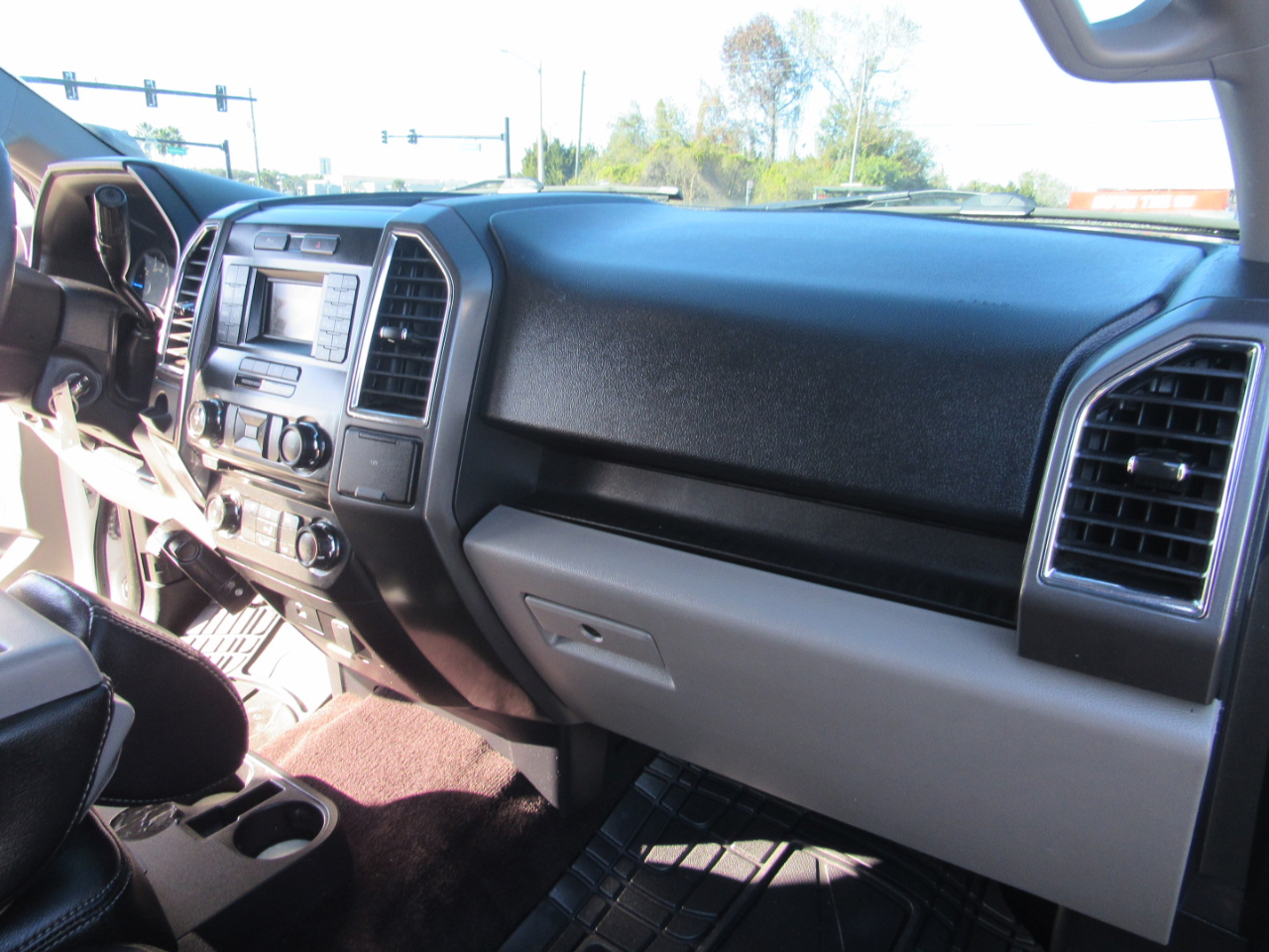 Ford F-150 2WD SuperCrew 150" XLT 2016