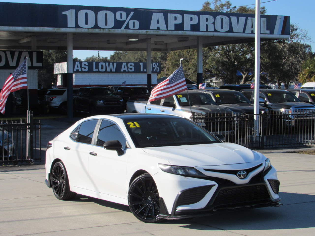 Toyota Camry SE Auto (Natl) 2021