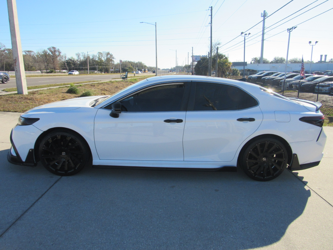 Toyota Camry SE Auto (Natl) 2021