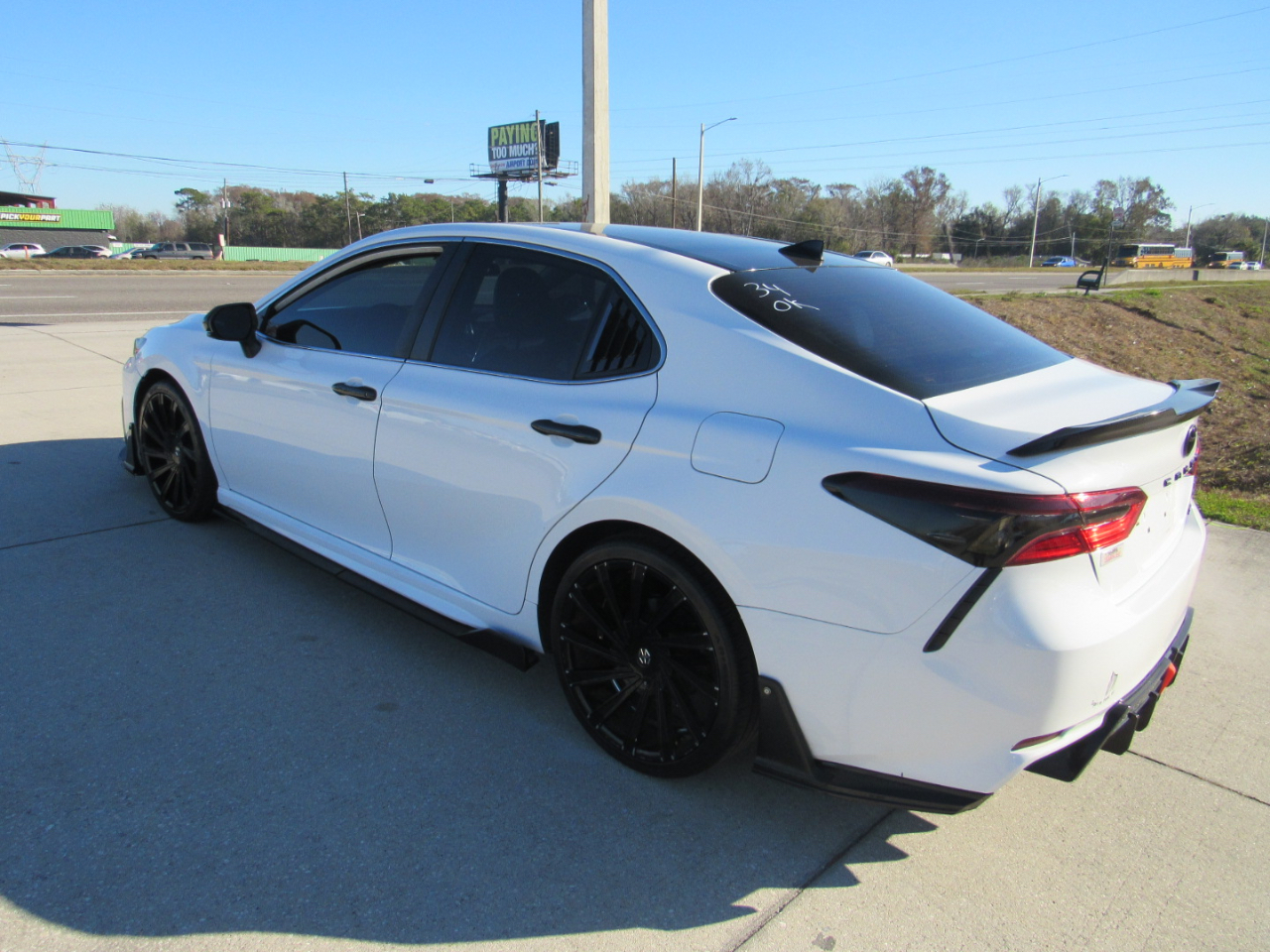 Toyota Camry SE Auto (Natl) 2021