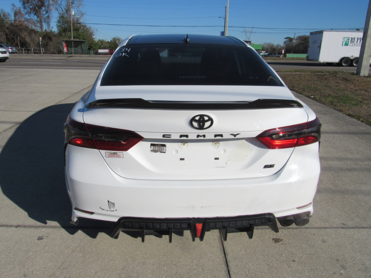 Toyota Camry SE Auto (Natl) 2021