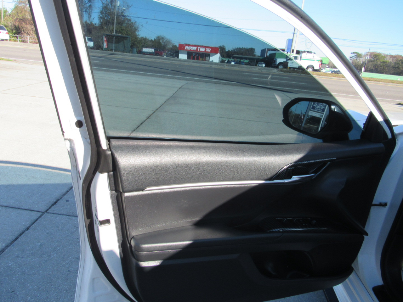 Toyota Camry SE Auto (Natl) 2021