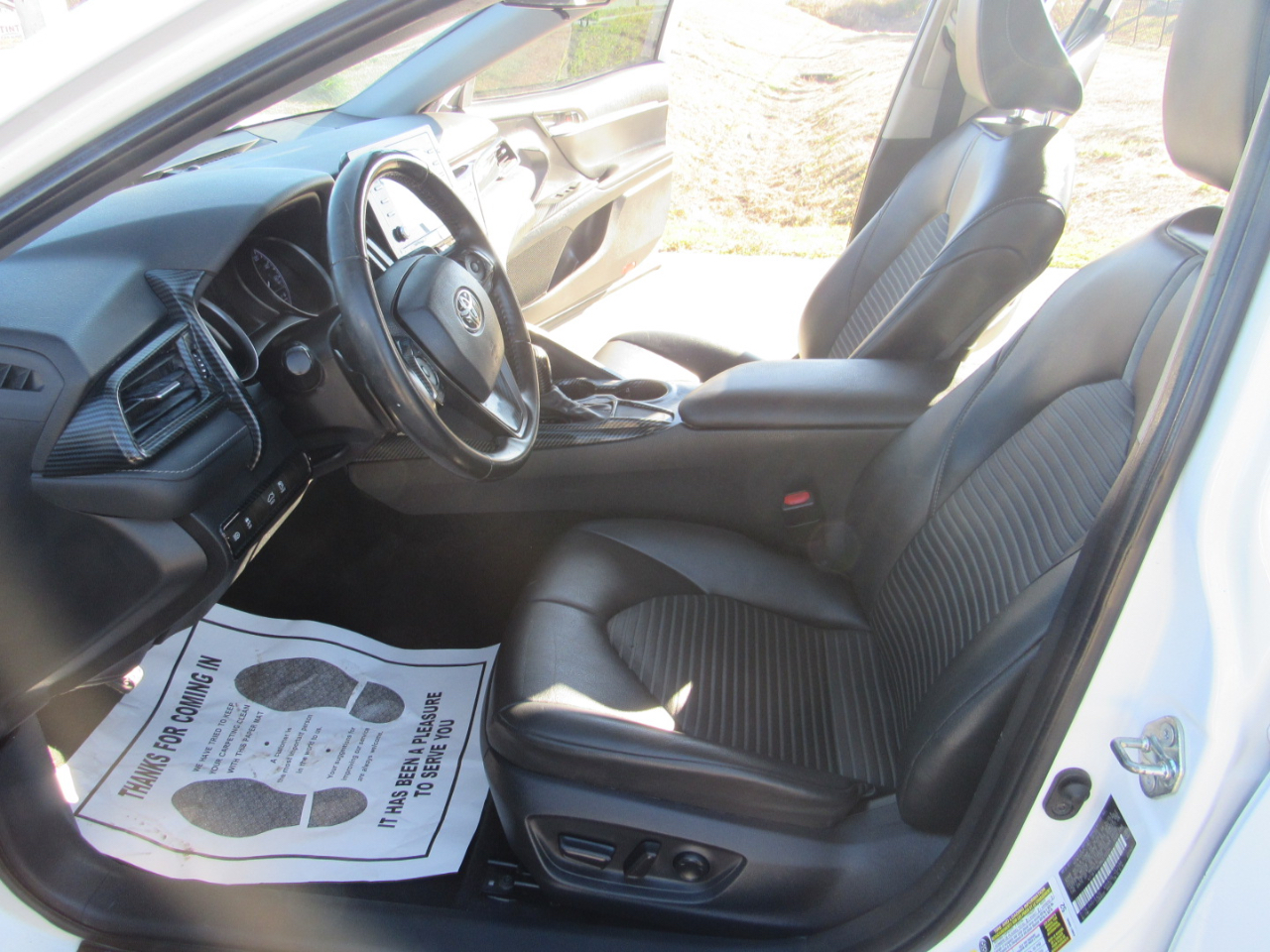 Toyota Camry SE Auto (Natl) 2021