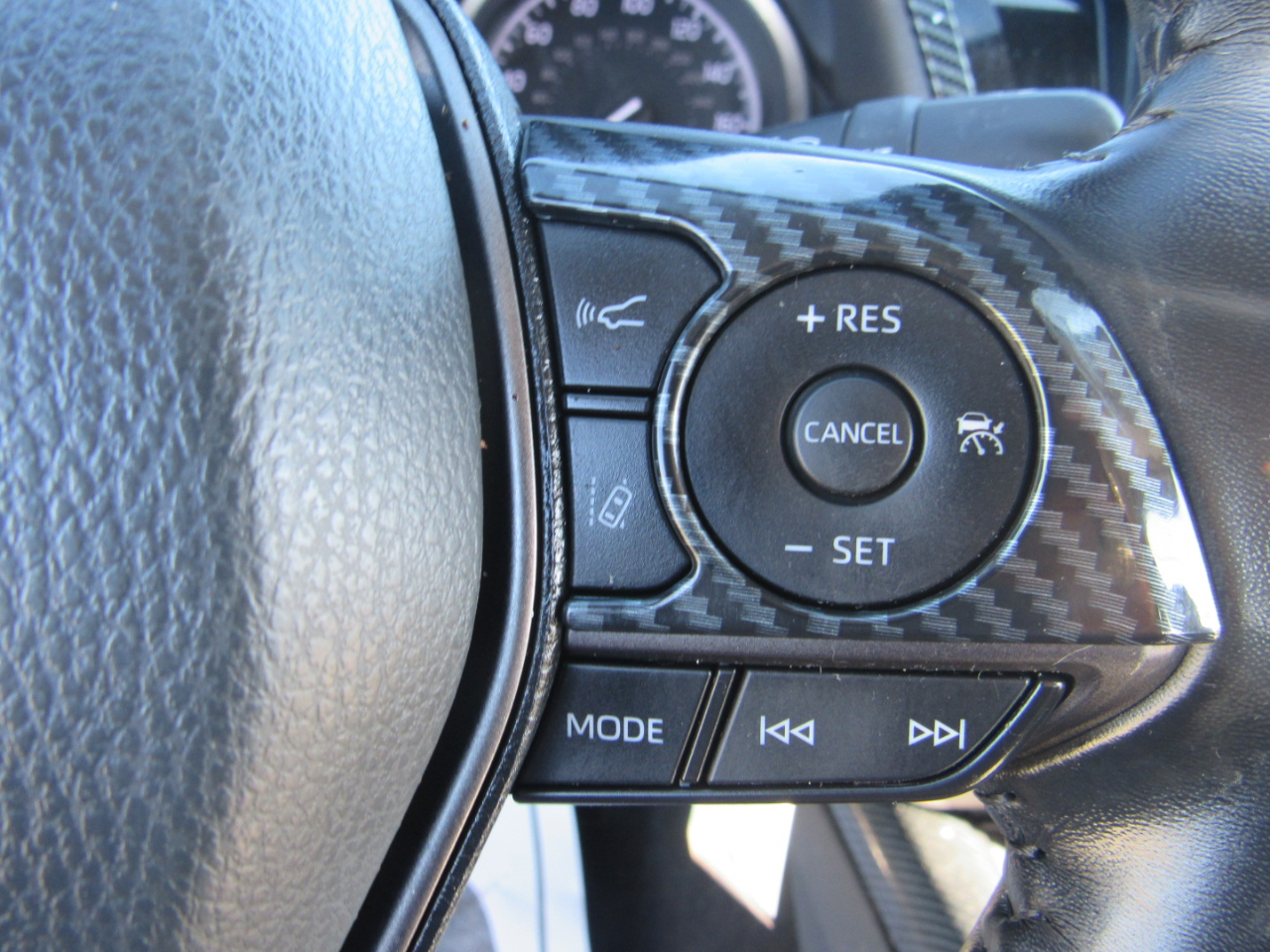 Toyota Camry SE Auto (Natl) 2021