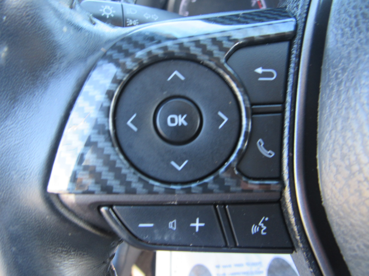 Toyota Camry SE Auto (Natl) 2021