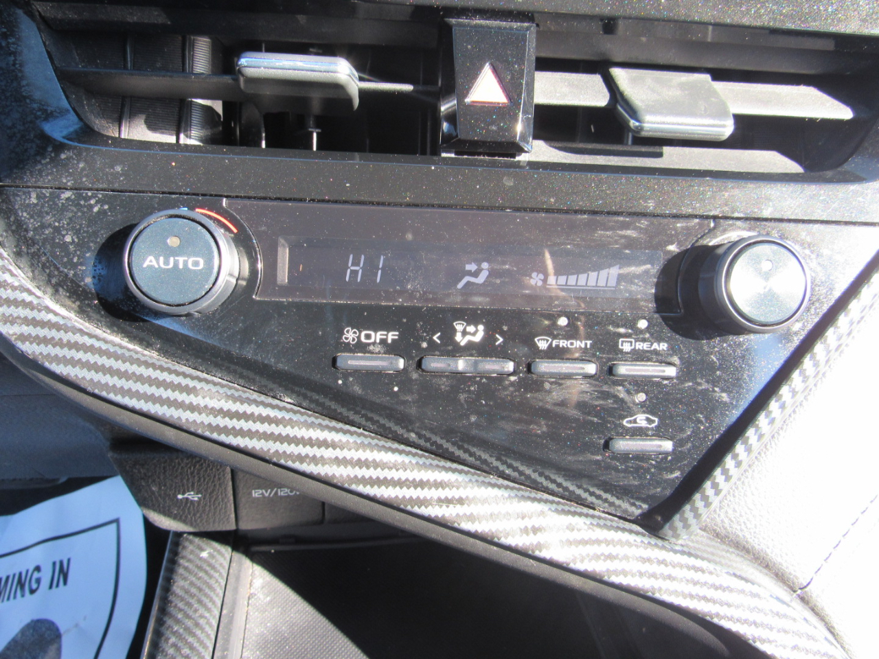 Toyota Camry SE Auto (Natl) 2021