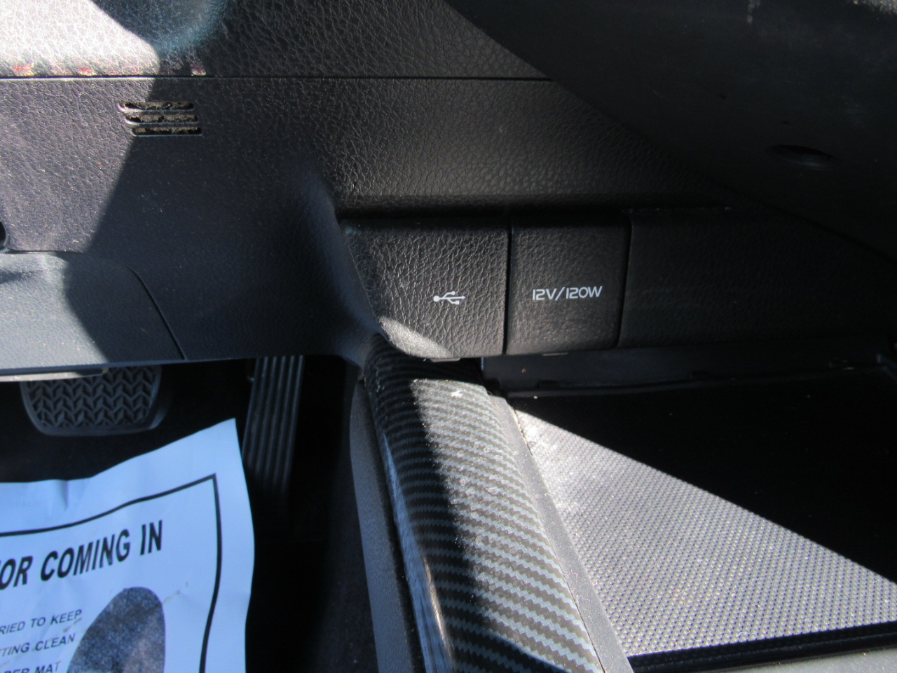 Toyota Camry SE Auto (Natl) 2021