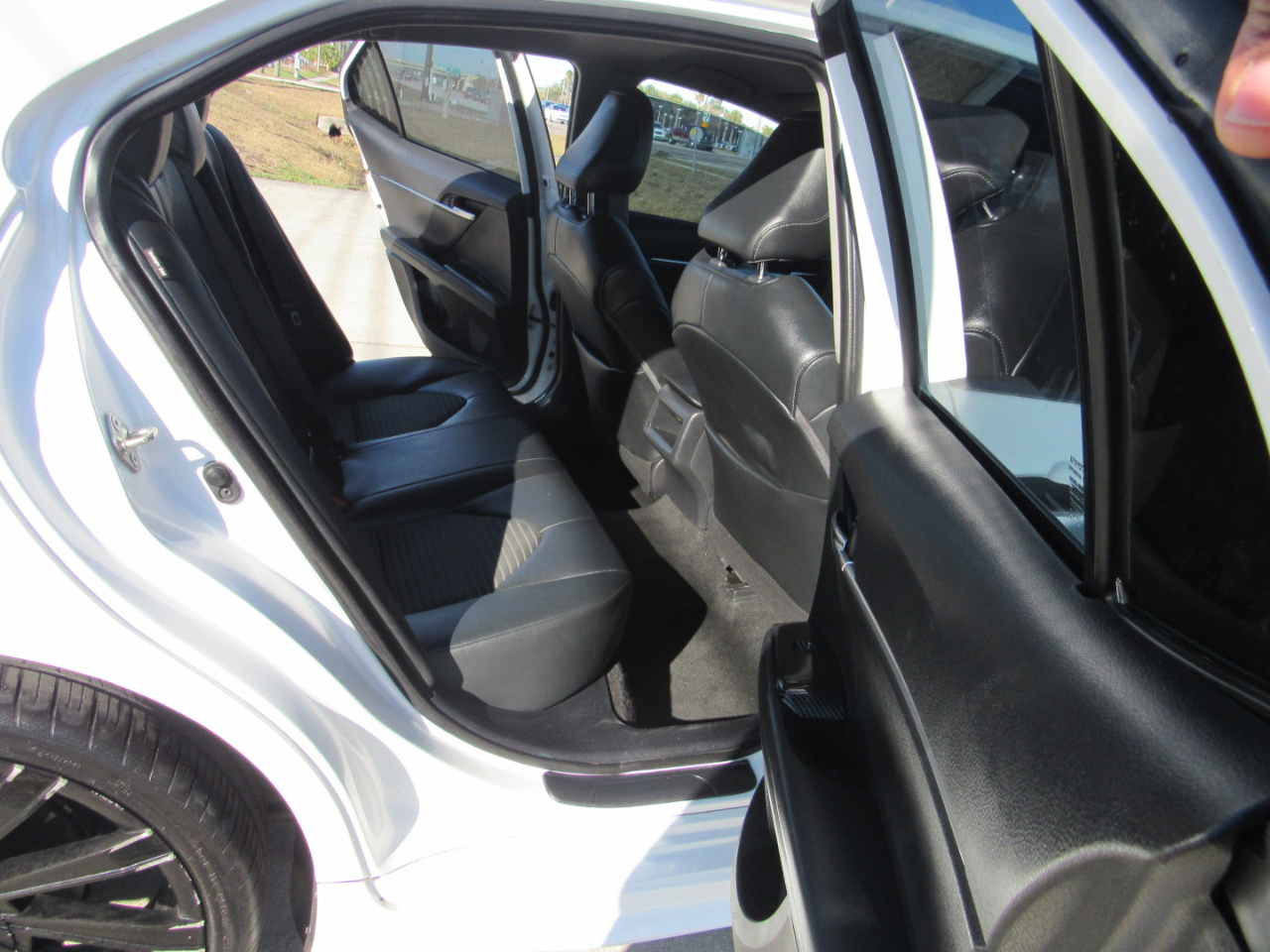 Toyota Camry SE Auto (Natl) 2021