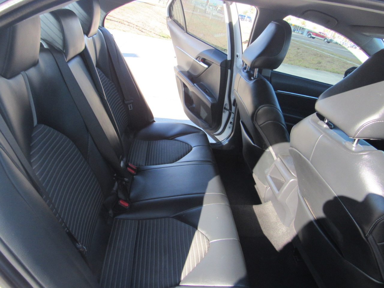 Toyota Camry SE Auto (Natl) 2021