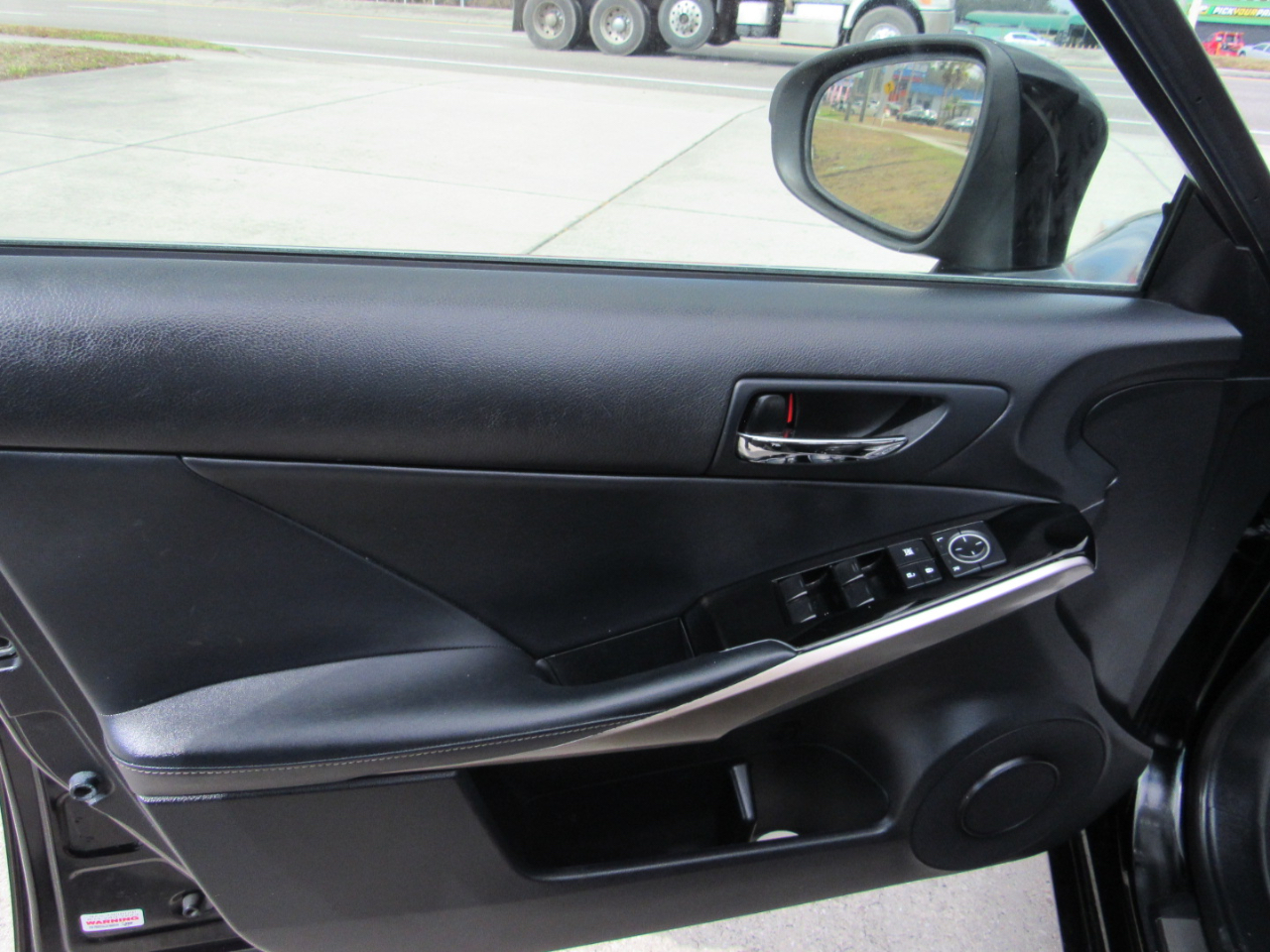 Lexus IS 250 4dr Sport Sdn RWD 2015