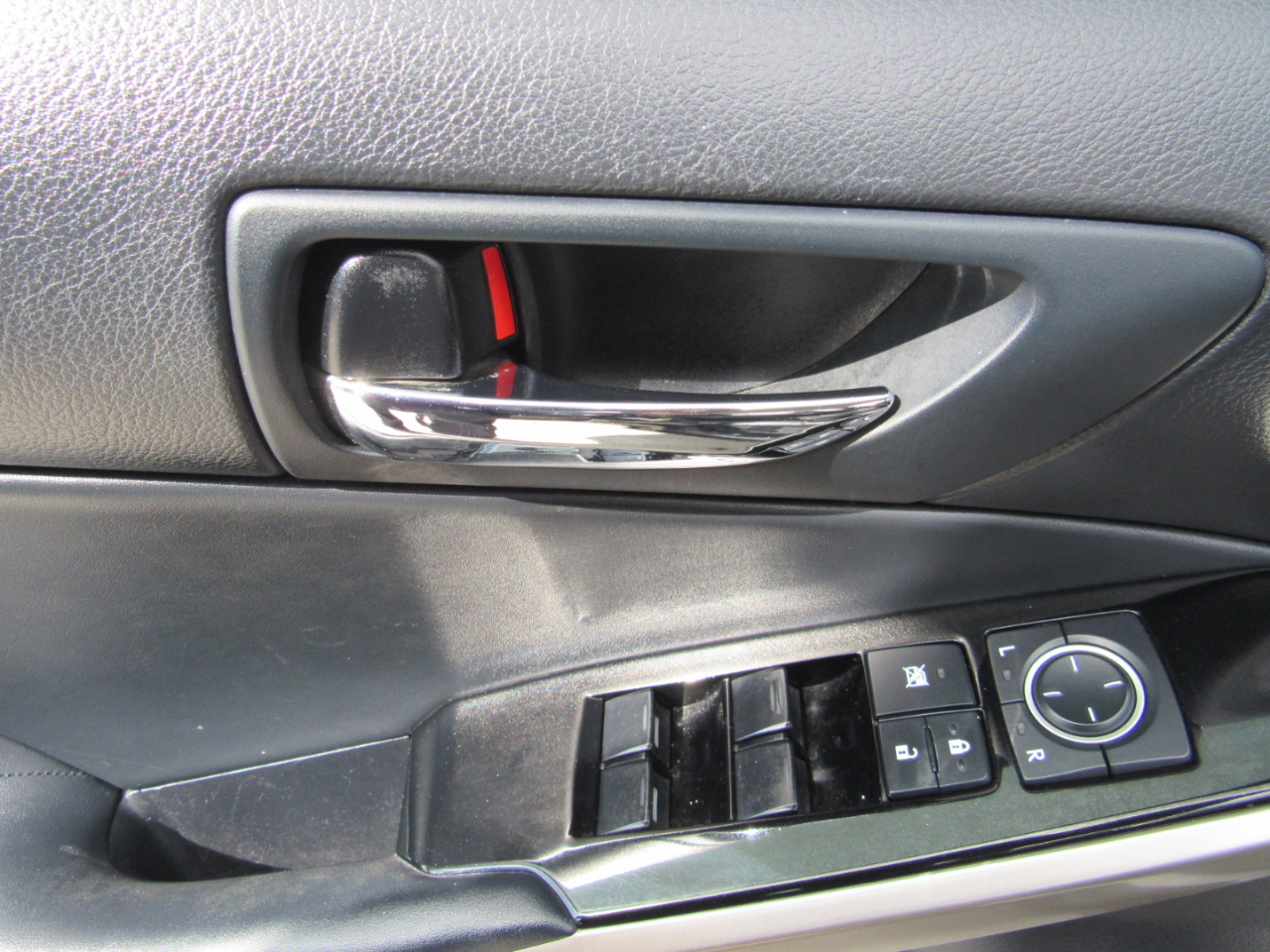 Lexus IS 250 4dr Sport Sdn RWD 2015