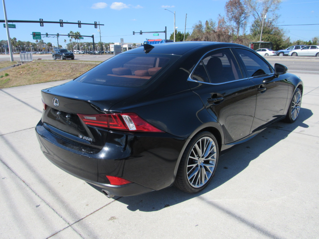 Lexus IS 200t 4dr Sdn 2016
