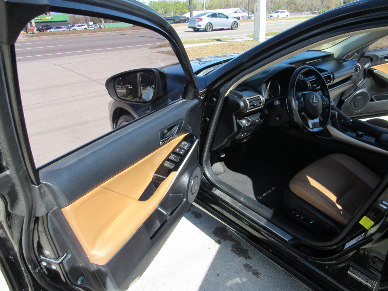 Lexus IS 200t 4dr Sdn 2016