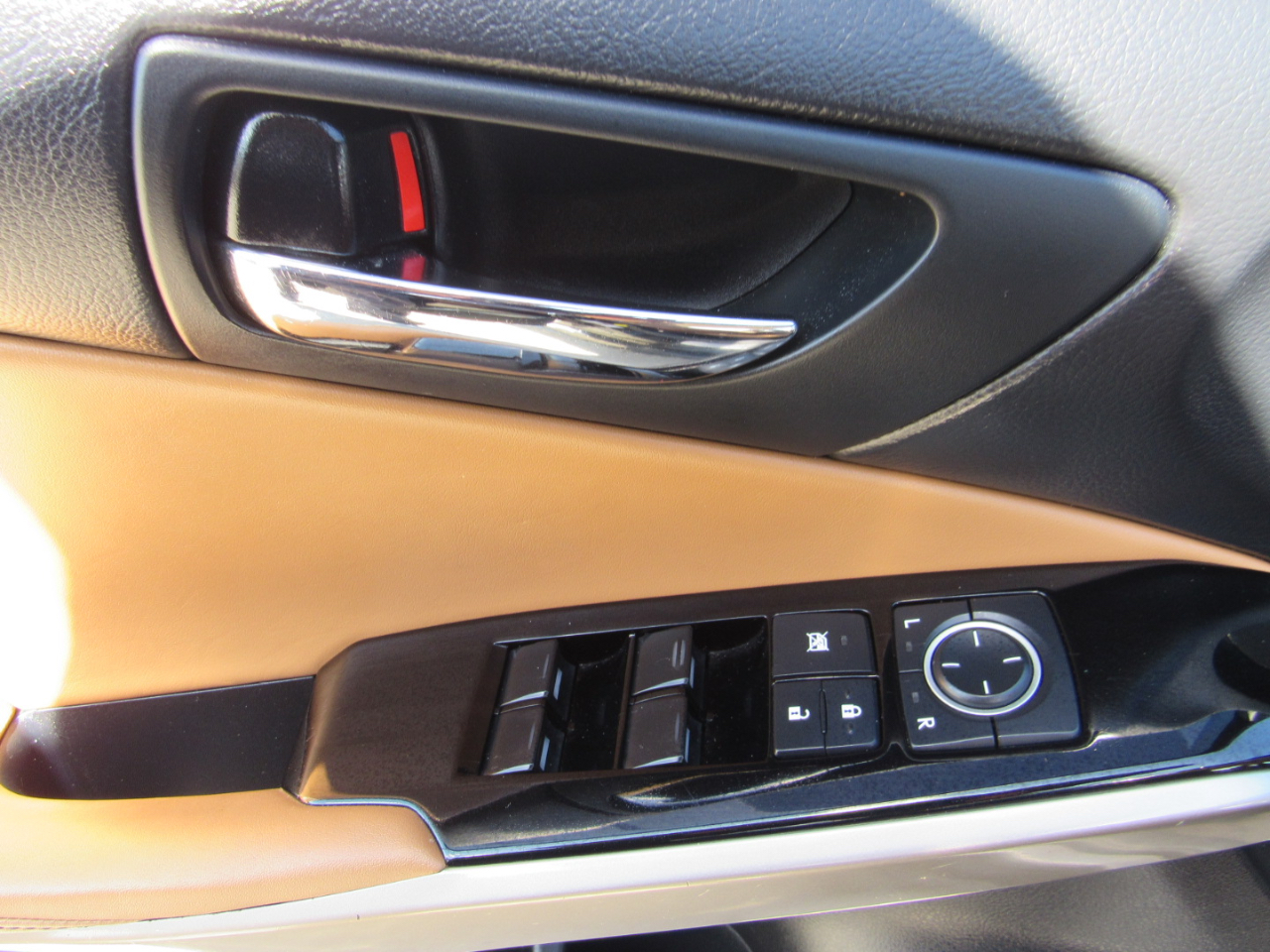 Lexus IS 200t 4dr Sdn 2016