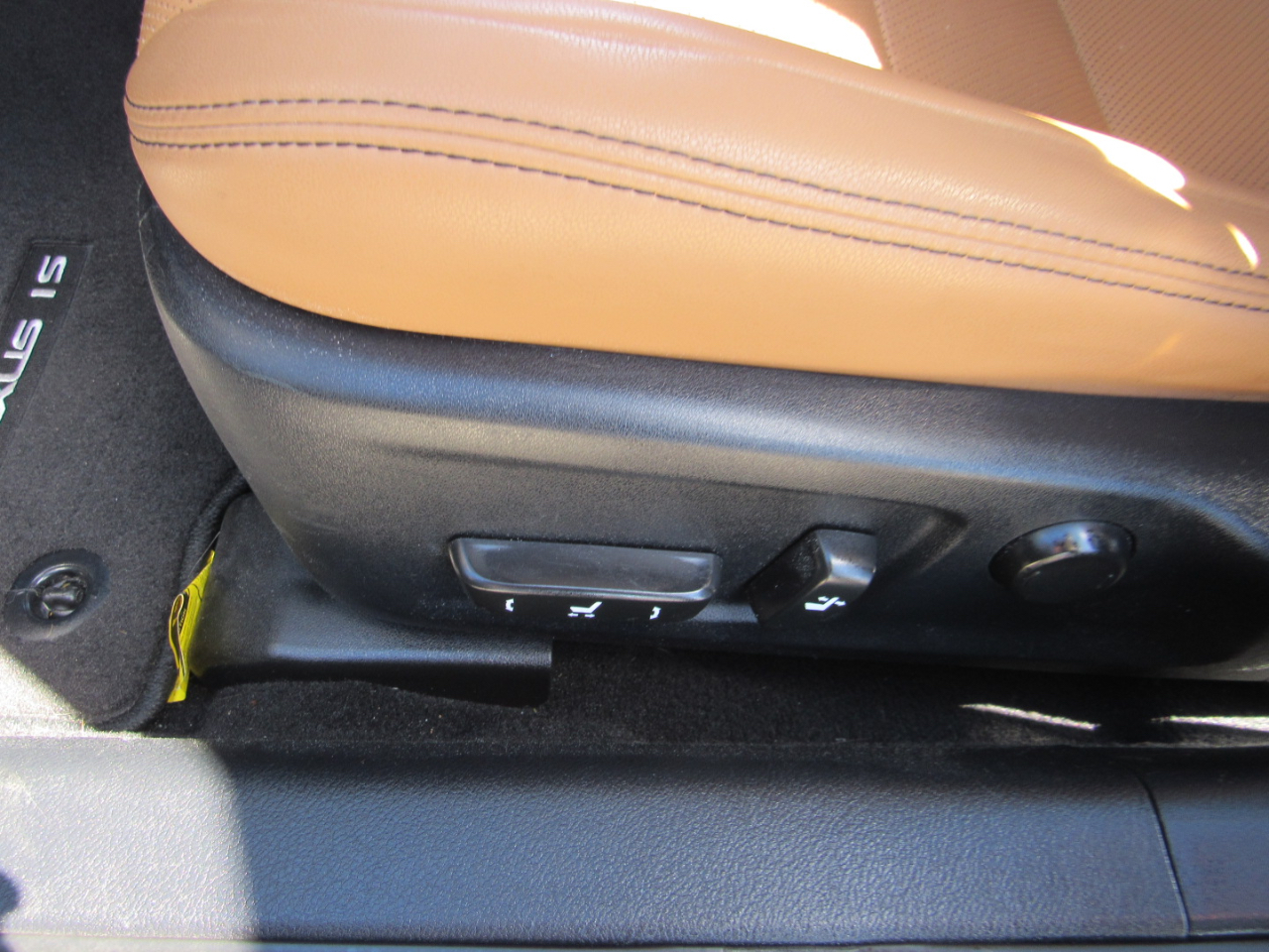 Lexus IS 200t 4dr Sdn 2016