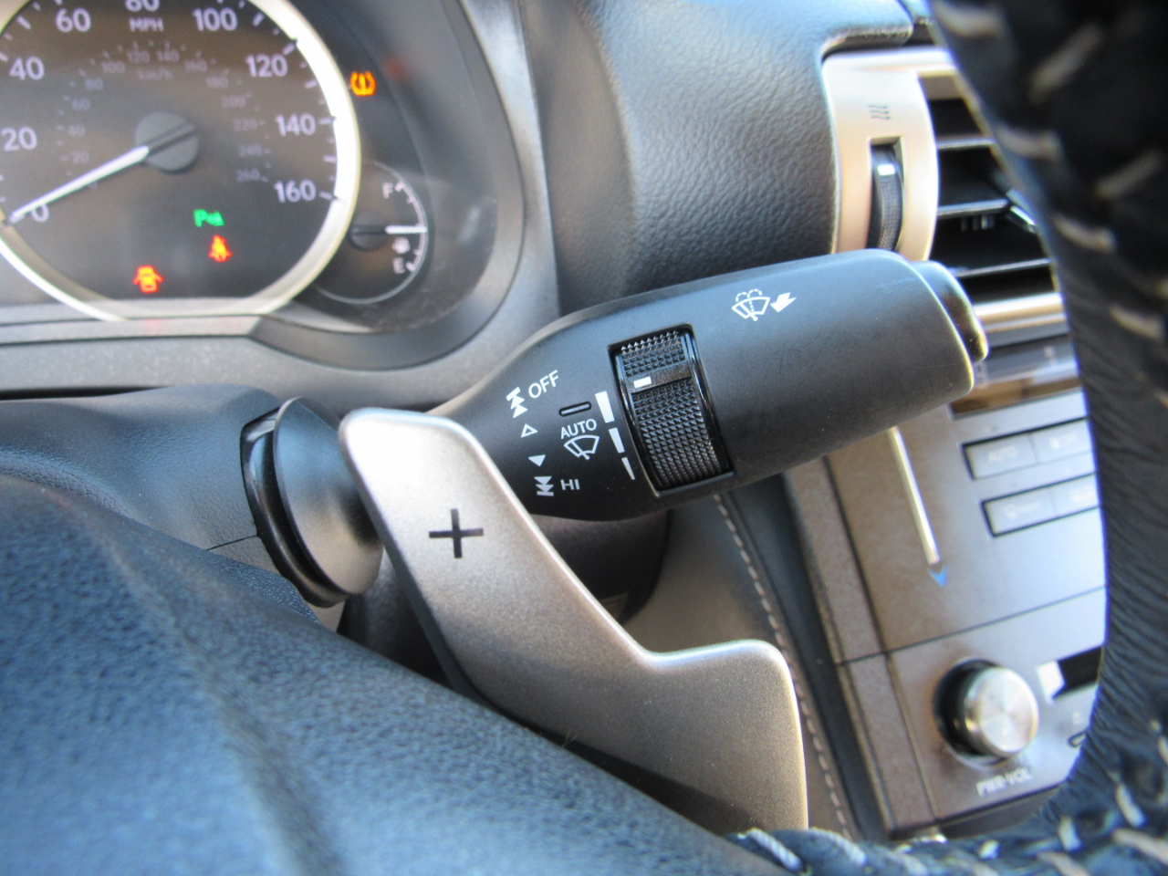 Lexus IS 200t 4dr Sdn 2016