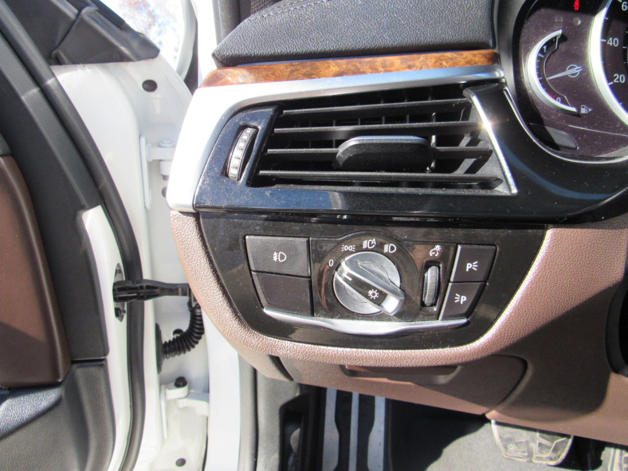 BMW 5 Series 540i Sedan 2017