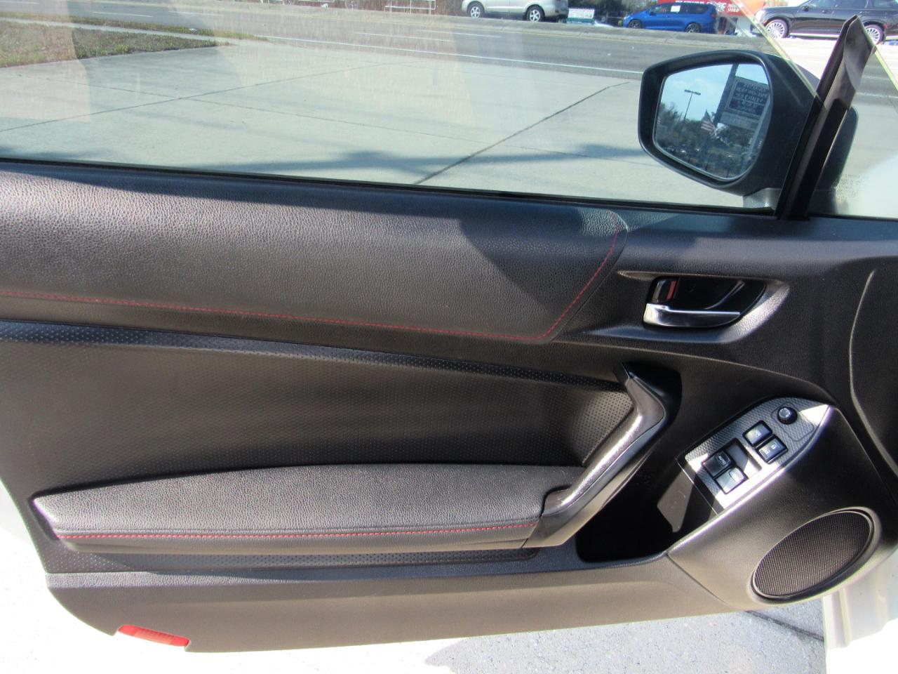 Subaru BRZ 2dr Cpe Premium Man 2013