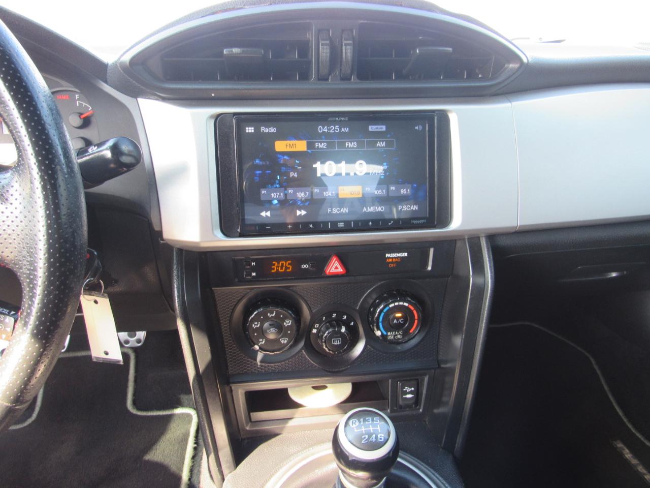 Subaru BRZ 2dr Cpe Premium Man 2013