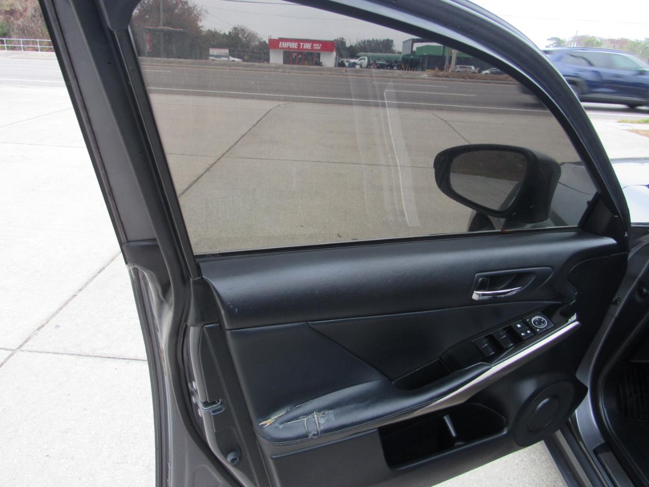 Lexus IS 250 4dr Sport Sdn RWD 2015