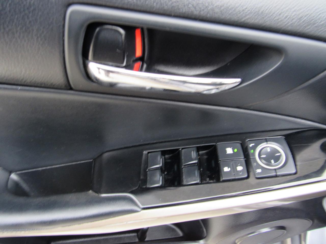 Lexus IS 250 4dr Sport Sdn RWD 2015