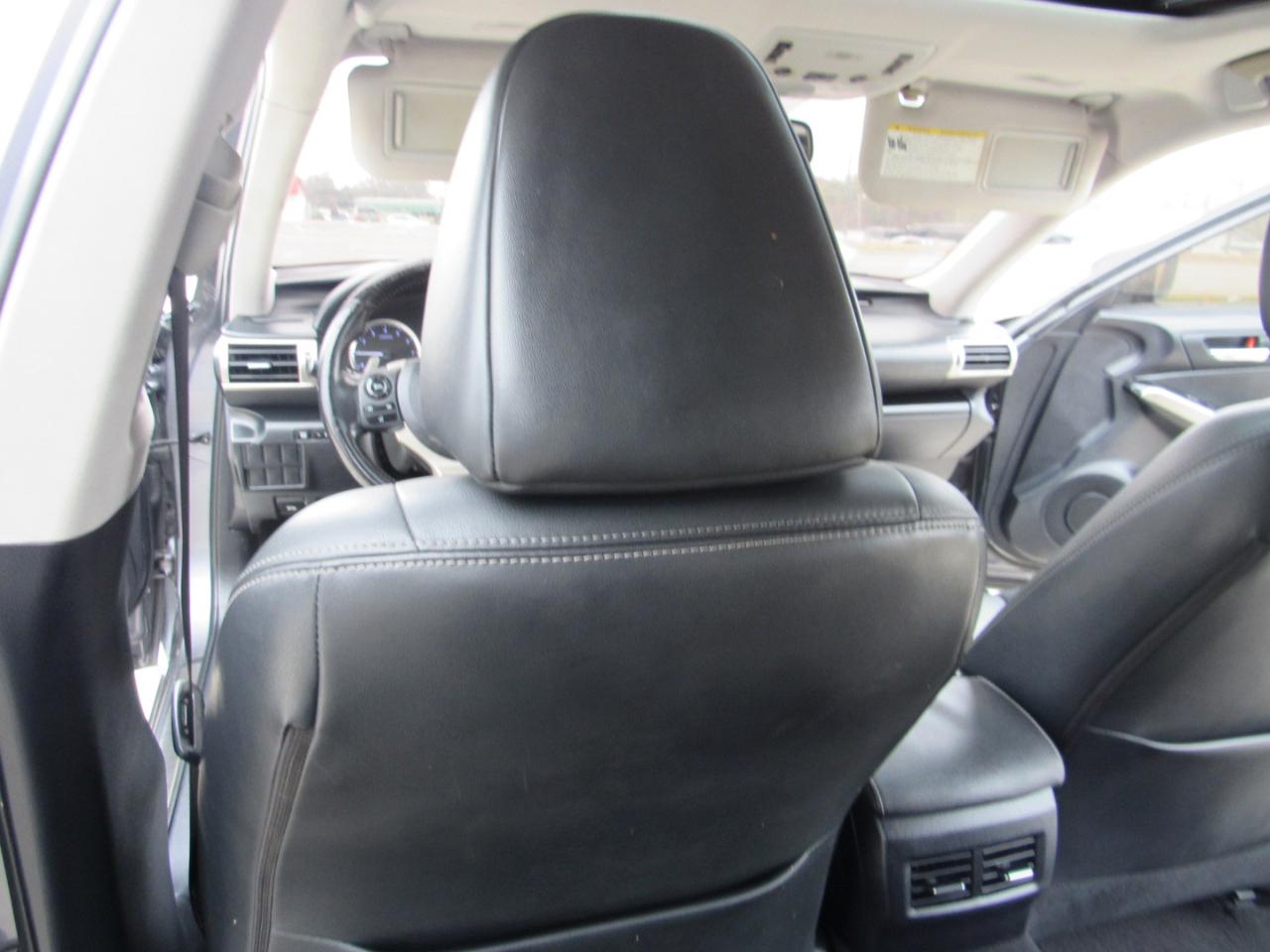 Lexus IS 250 4dr Sport Sdn RWD 2015