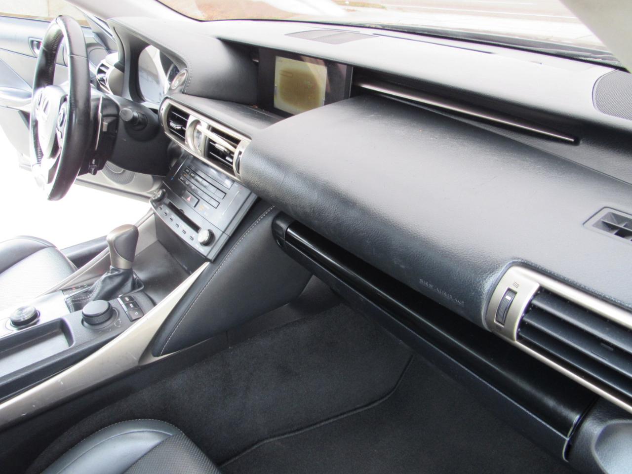 Lexus IS 250 4dr Sport Sdn RWD 2015