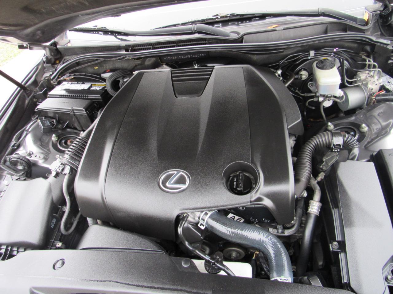 Lexus IS 250 4dr Sport Sdn RWD 2015