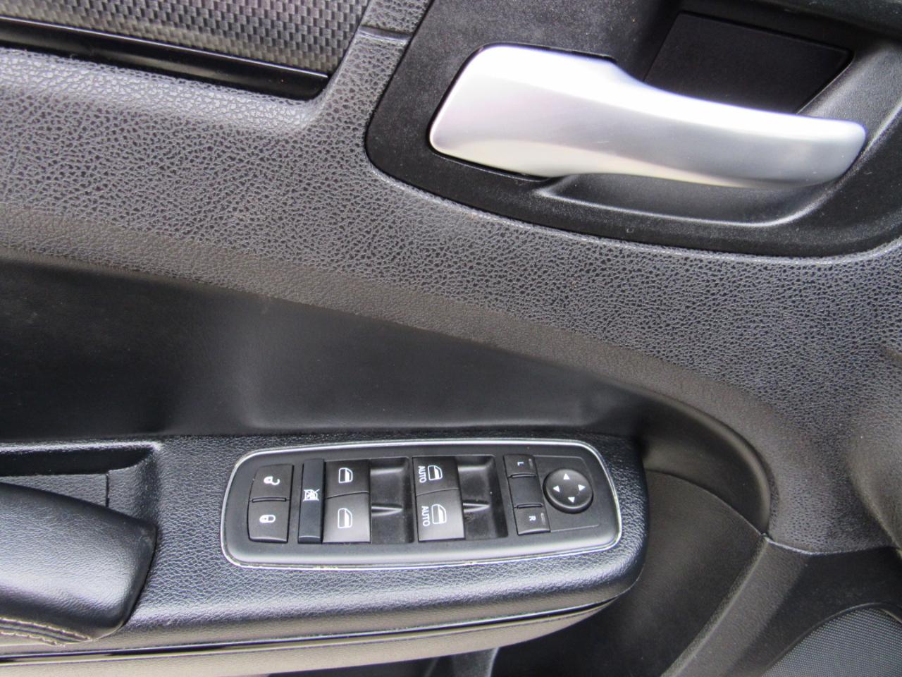 Chrysler 300 4dr Sdn 300S AWD 2016