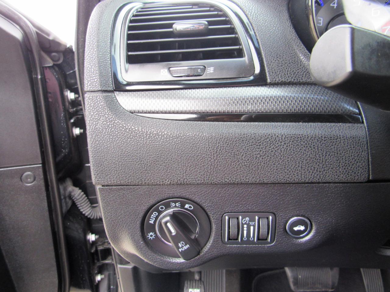 Chrysler 300 4dr Sdn 300S AWD 2016