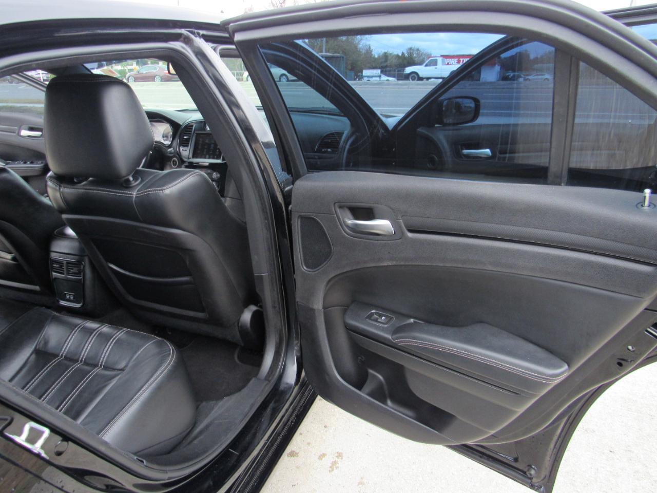 Chrysler 300 4dr Sdn 300S AWD 2016